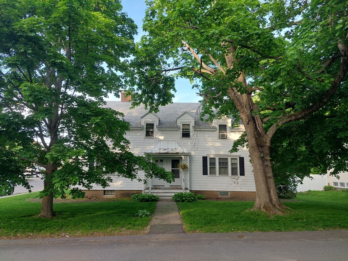 3 Dunklee St Unit 3 Dunklee St, Concord, NH 03301 Apartments in