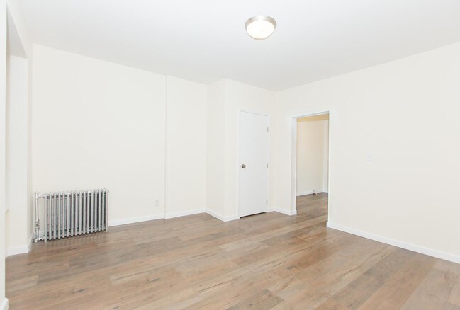 Building Photo - 83 Calyer Street