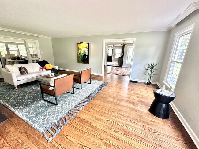 Building Photo - 6046 Riverview Dr