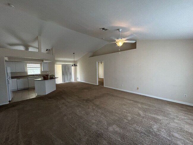 Foto del edificio - 1605 Nelson Rd N