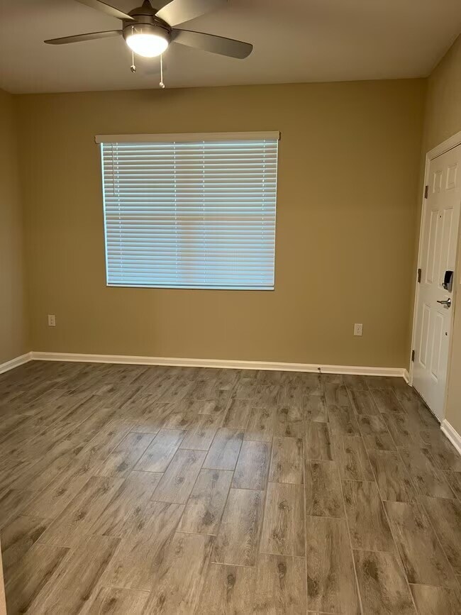 Foto del edificio - 602 Holly Hill Rd