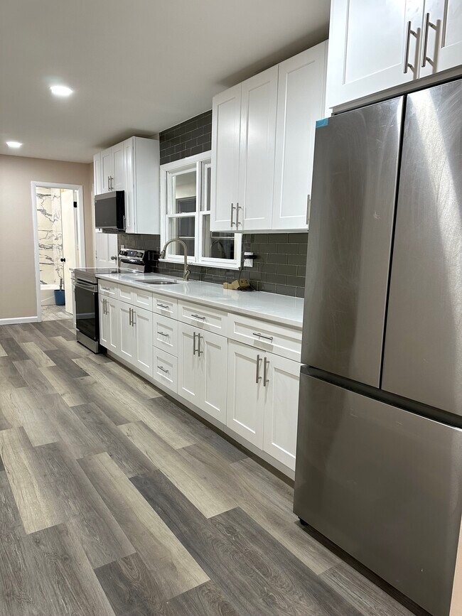 Building Photo - 23 Allview Ave