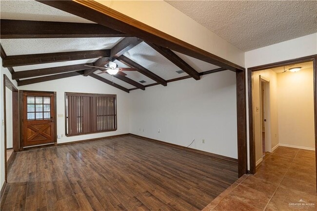 Foto del edificio - 1412 Falcon Ave