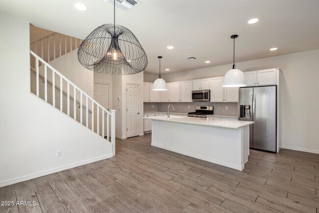Foto del edificio - 5809 W Warner St