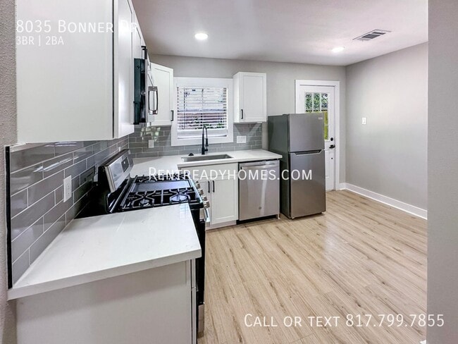 Building Photo - 8035 Bonner Dr