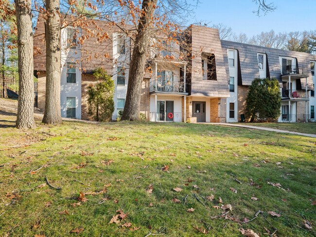 Foto del edificio - 7 Shadowbrook Ln