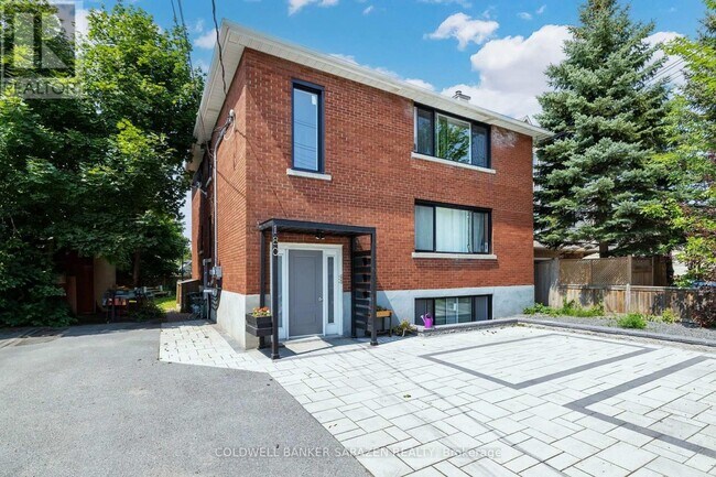 Photo du bâtiment - 180 Woodroffe Ave