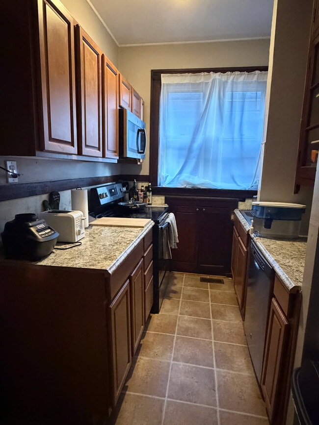 Building Photo - 2516 Bellevue Ave