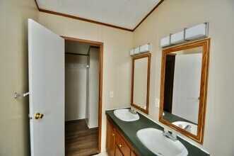 Building Photo - 1000 Rd 5507