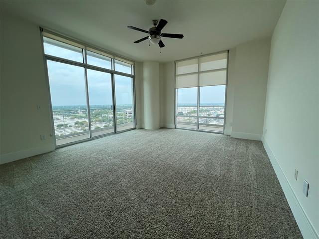 Foto del edificio - 8066 Park Ln