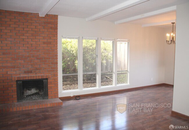 Foto del edificio - 21 Sutters Mill Ct
