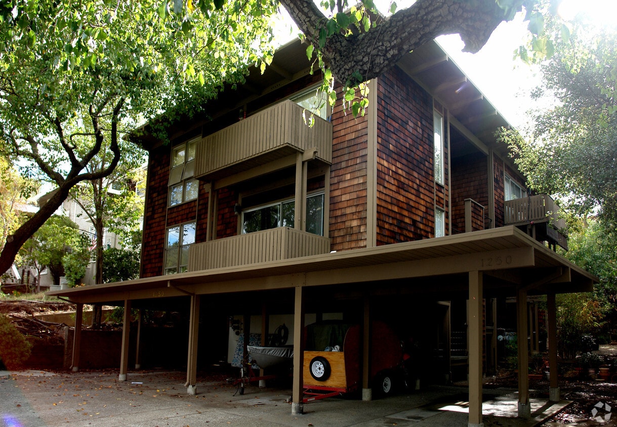 Building Photo - 1250 Escobar St