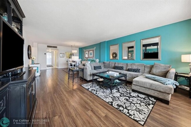 Foto del edificio - 328 N Ocean Blvd
