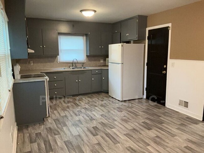 Foto del edificio - 5236 Ames Ave