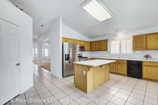 Building Photo - 3 br, 2 bath House - 4945 Cedar Lawn Way.