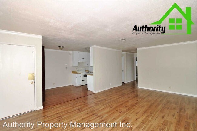 Foto del edificio - 3 br, 1 bath House - 4075 Main Street
