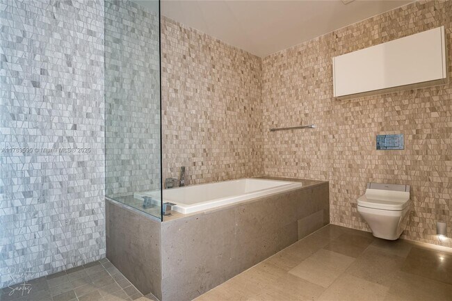 Foto del edificio - 88 SW 7th St