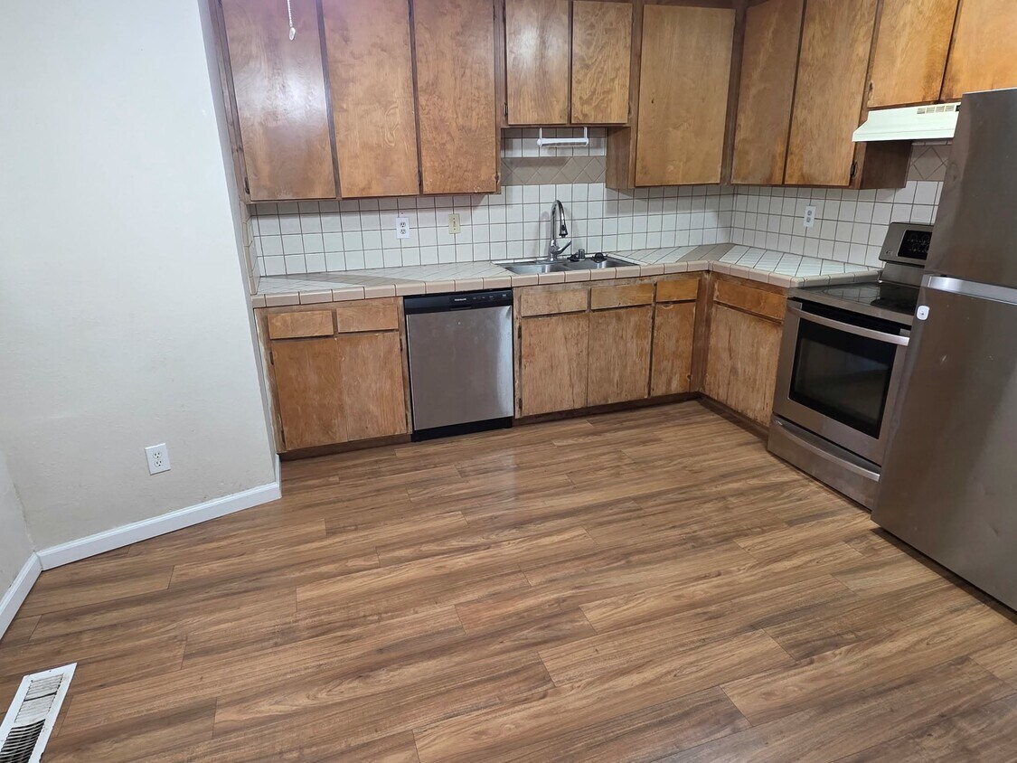 Building Photo - 6434 Woodward Dr