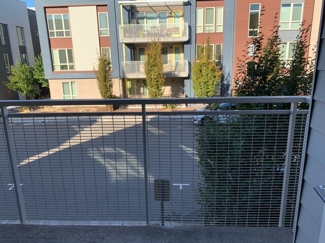 balcony/patio front - 1660 Delano St