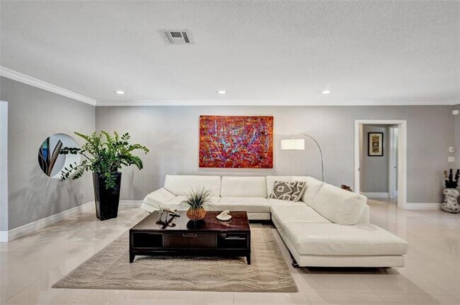 Foto del edificio - 2524 NE 26th Terrace