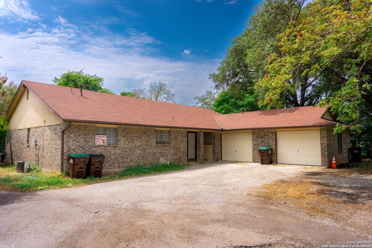 Primary Photo - 6110 Evers Rd