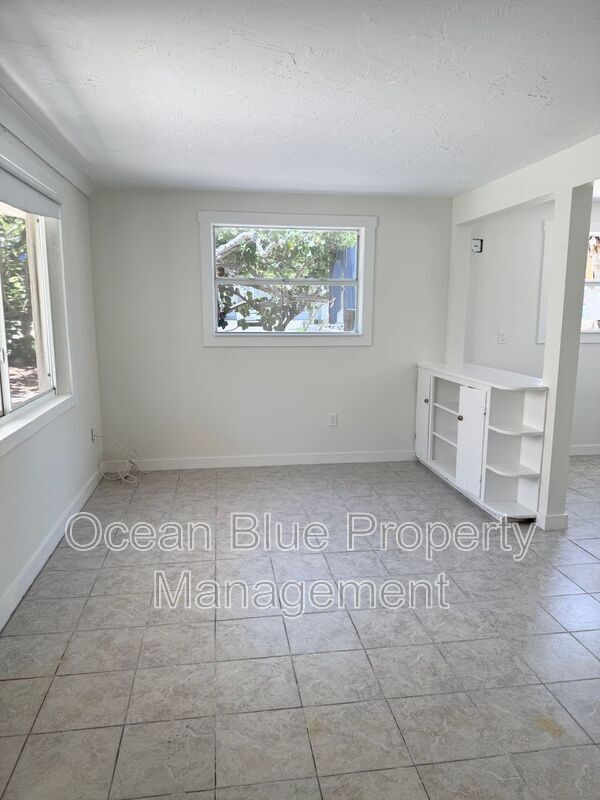 Foto del edificio - 664 76th Ave