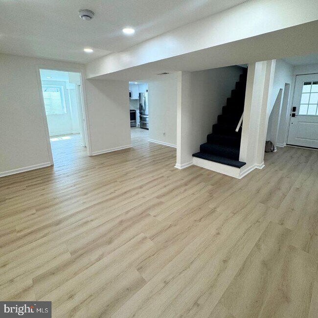 Foto del edificio - 6914 Columbia Pike