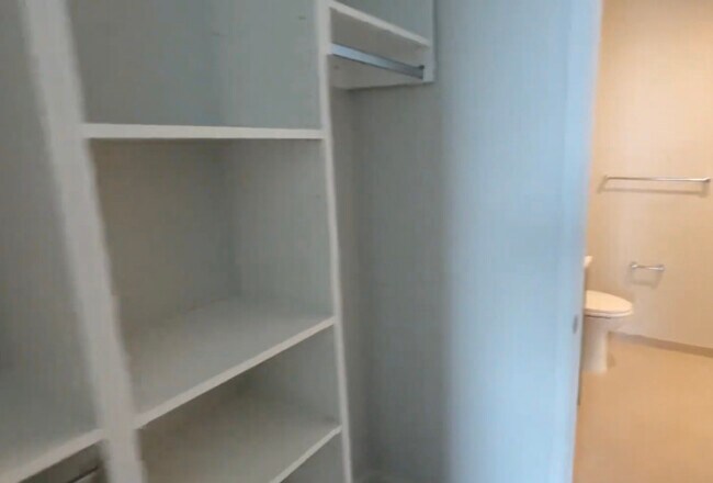 Foto del edificio - 1157 W Erie St