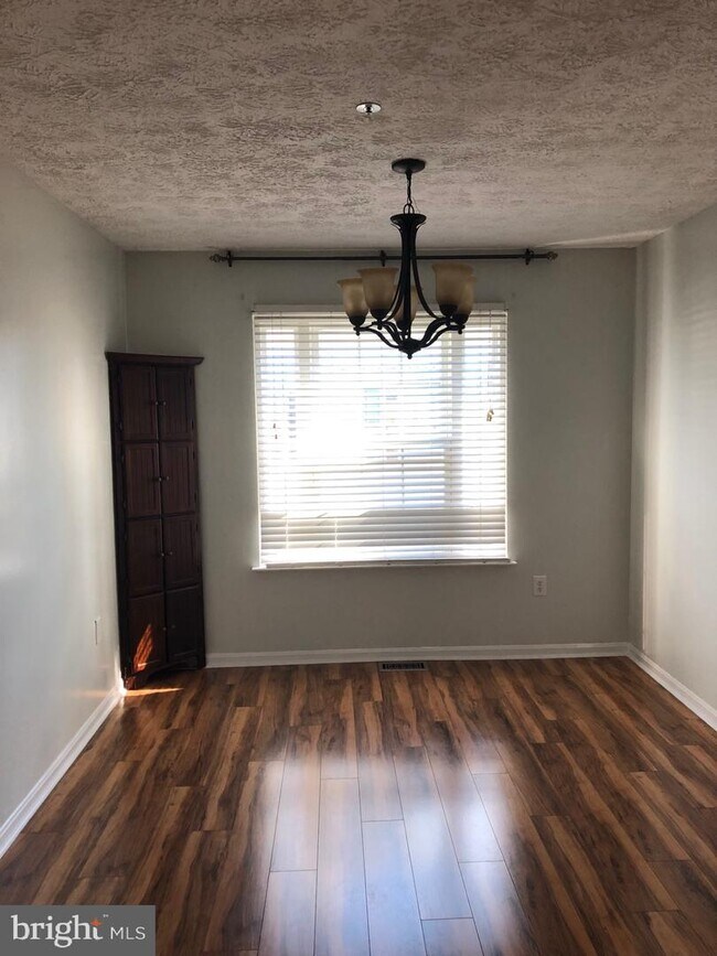 Foto del edificio - 16111 Brookmead Ct