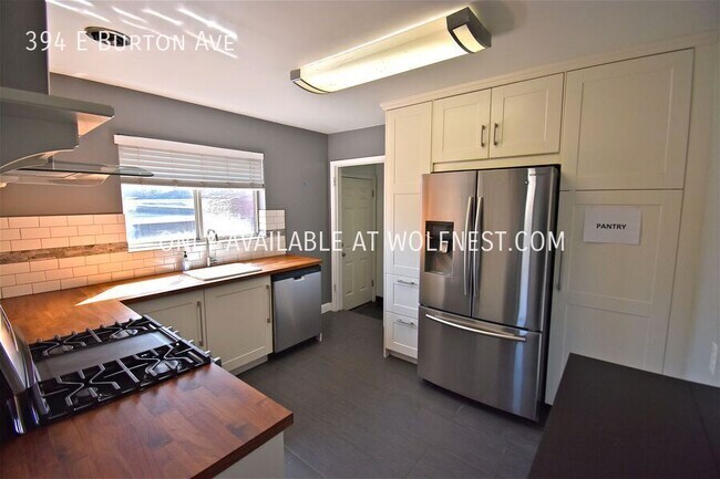 Building Photo - Newly Updated 3 Bed Salt Lake Home! No Dep...