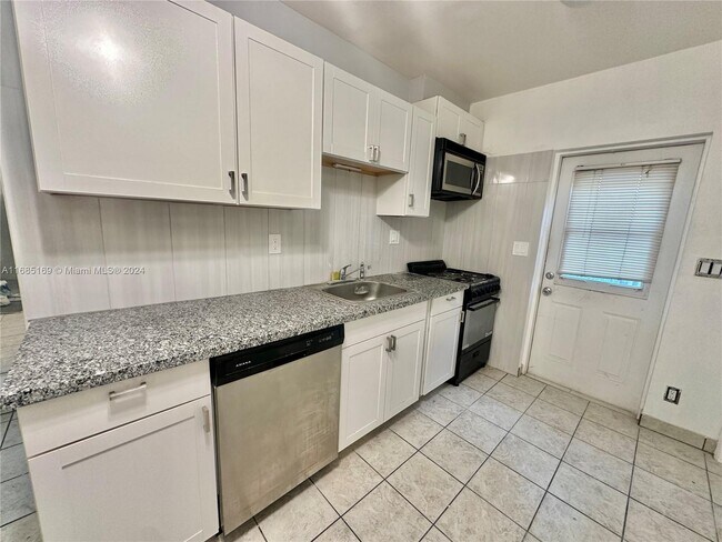 Foto del edificio - 1490 SW 32nd St