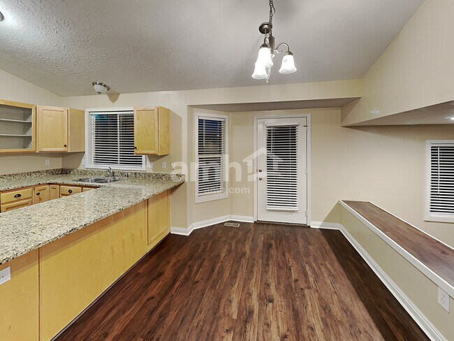 Foto del edificio - 459 N 990 E St