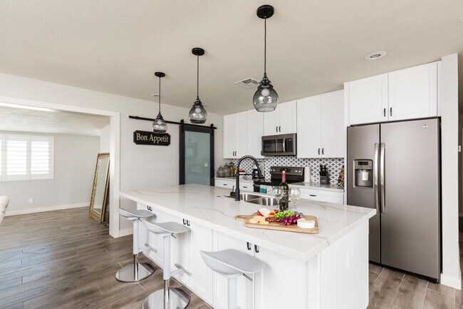 Foto del edificio - 8608 E Dianna Dr