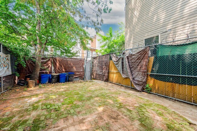 Building Photo - 8 br, 3 bath House - 1852 N 17TH ST