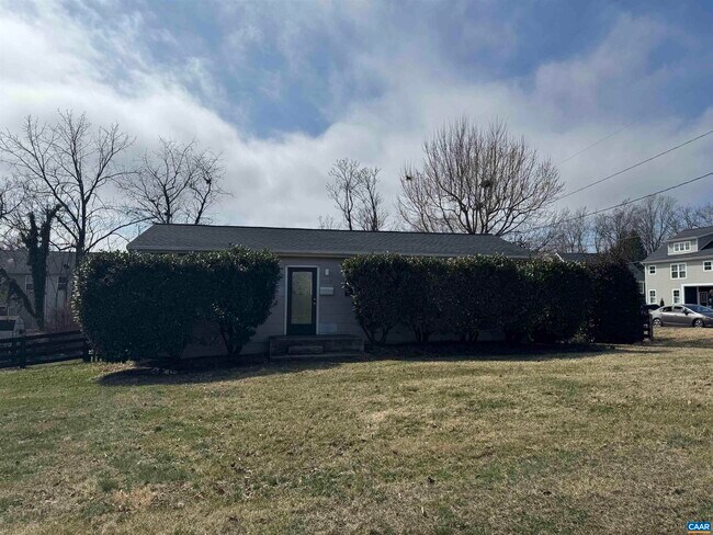 Foto del edificio - 402 Harris Rd