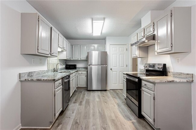 Building Photo - 605 Garden Ct