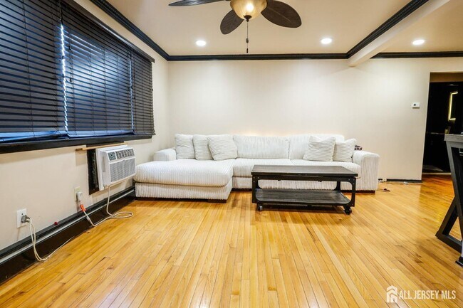 Foto del edificio - 615 Cricket Ln