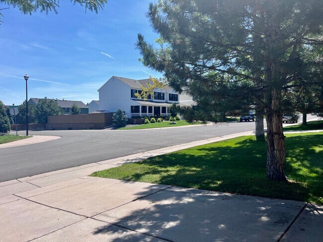 Foto del edificio - Wonderful 5 Bed/4 Bath Home Located on Qui...