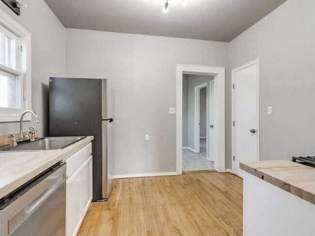 Foto del edificio - Renovated 3-bedroom, 2-bath home located in the heart of Edmond!