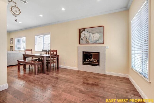 Building Photo - 58 S Altadena Dr