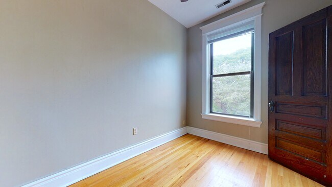 Building Photo - 5424 N Campbell Ave