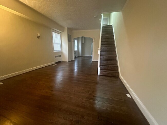 Building Photo - Spacious Three-Bedroom House in Baltimore
