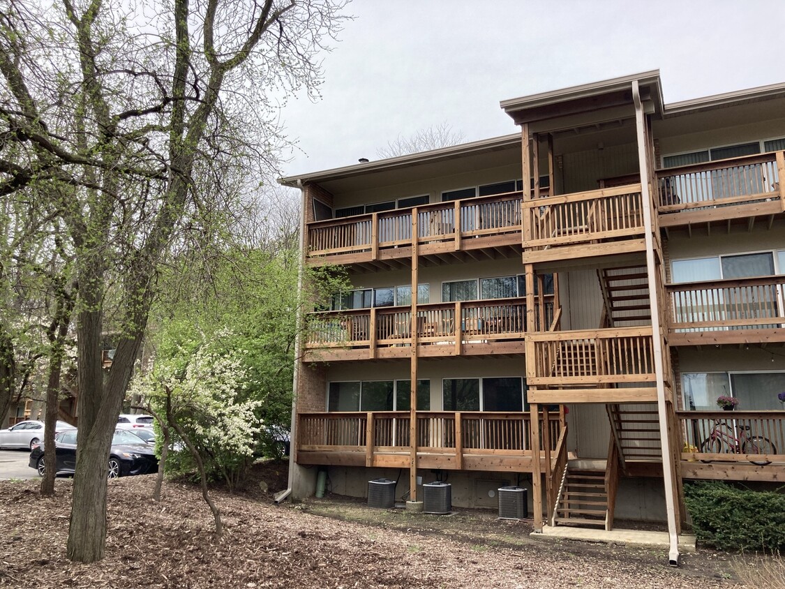 Foto principal - 5854 Forest View Rd