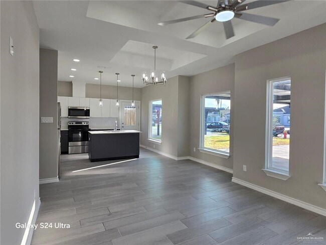 Building Photo - 12 S Xanthia St