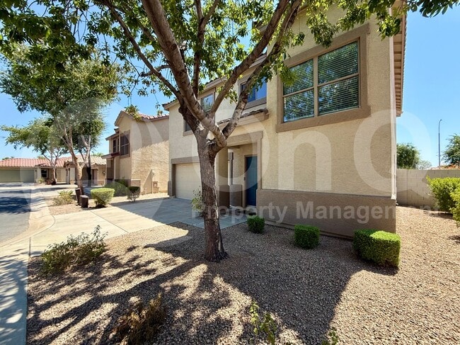 Photo - 681 E Woodsman Pl House