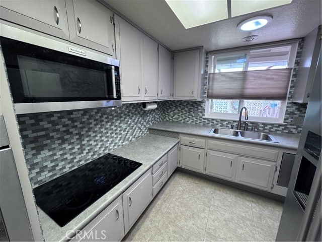 Foto del edificio - 544 Via Estrada