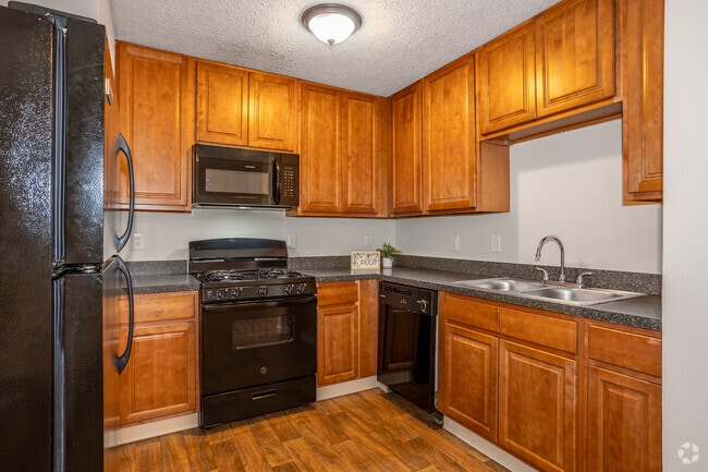 2BR, 2.5BA - 1,266SF - The Iron - Kitchen - Carriage Lane