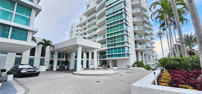 Foto del edificio - 3131 NE 188th St