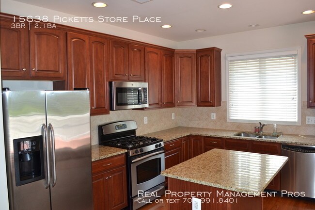 Foto del edificio - 15638 Picketts Store Pl