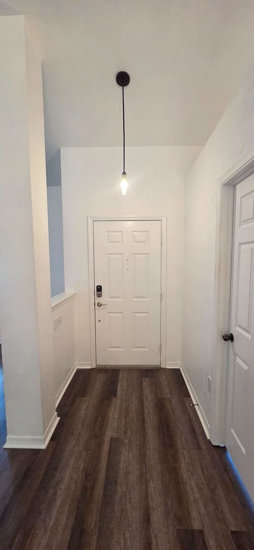 Foto del edificio - Welcome to this beautiful 4-bedroom, 2-bathroom in Eagle Point